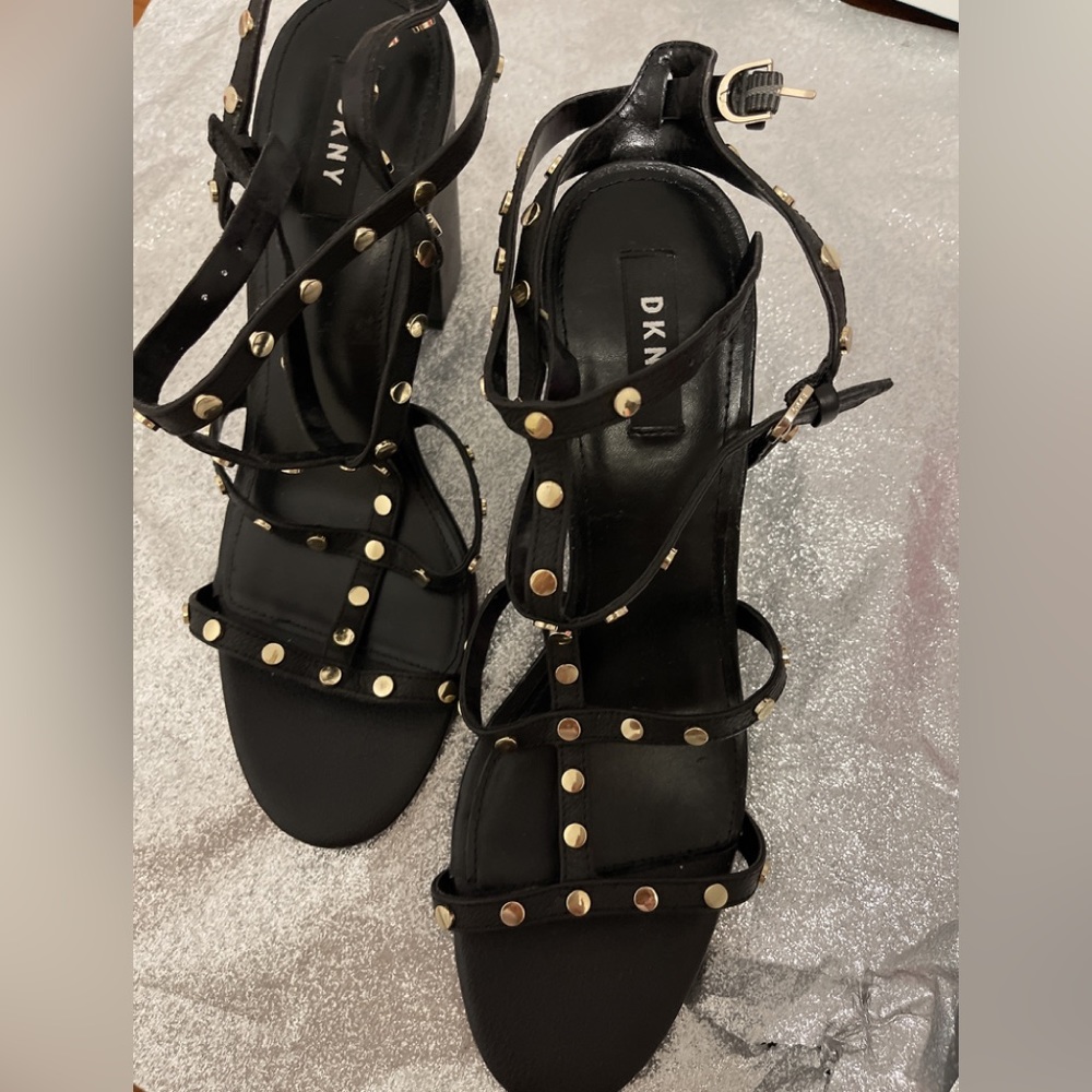 DKNY brand new high heel 10